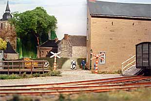 Belgian bookcase railway 4